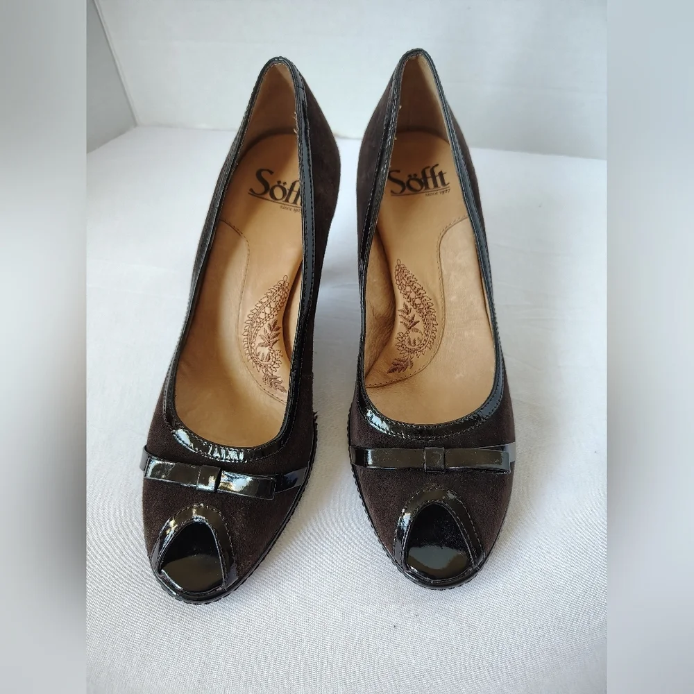 Soffit Brown Suede Women's Heels Size 6M - Picture 2 of 5